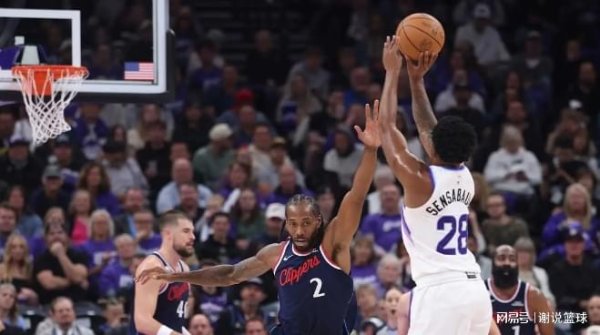 长江配资 快船连胜难掩贫攻短板，33岁后卫成拖油瓶，前扣篮王也变工具人